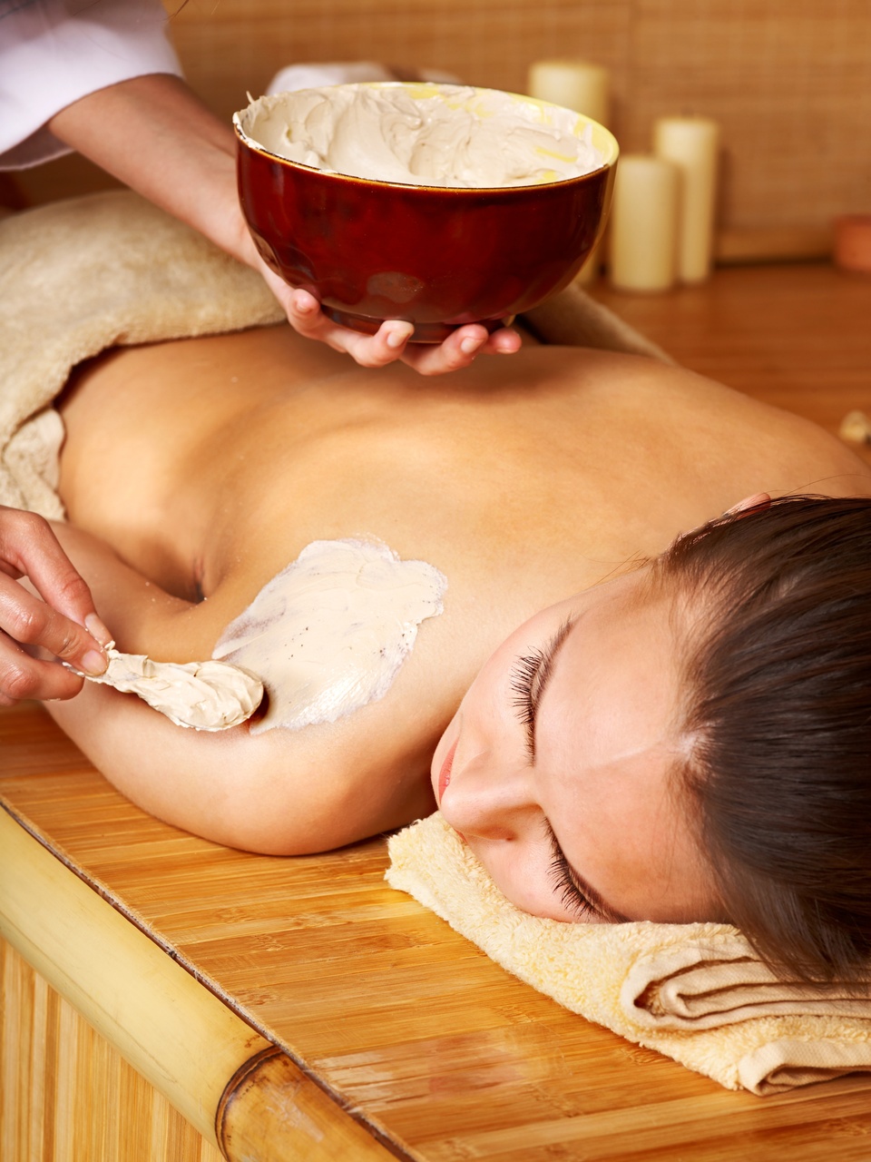 Rituales corporales ecológicos, envolturas detox y exfoliación en Barcelona