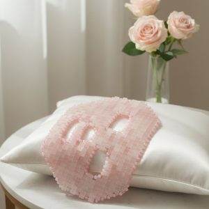 Máscara facial de cuarzo: ritual mineral de frío, peso y tiempo